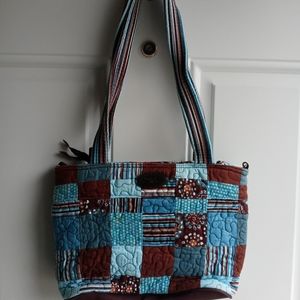 Shoulder purse. (Donna sharp)